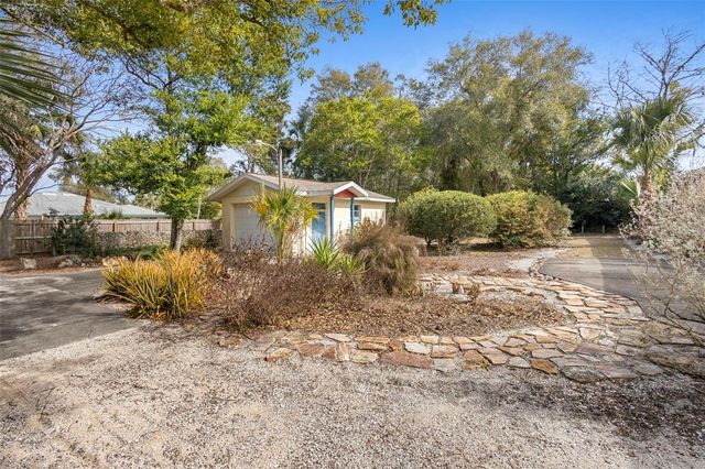 819 W WISCONSIN AVENUE, Deland, FL 32720