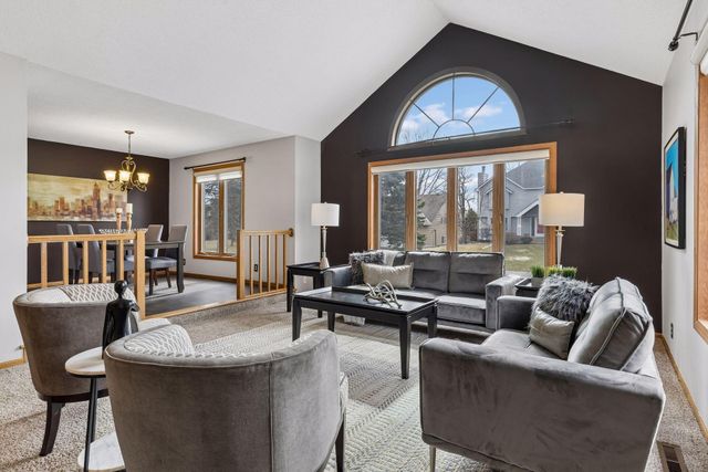 295 Oakhill Drive, Shoreview, MN 55126