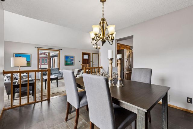 295 Oakhill Drive, Shoreview, MN 55126