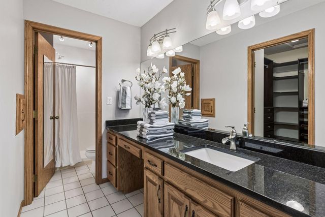 295 Oakhill Drive, Shoreview, MN 55126