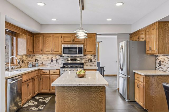 295 Oakhill Drive, Shoreview, MN 55126