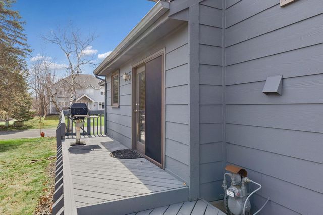 295 Oakhill Drive, Shoreview, MN 55126