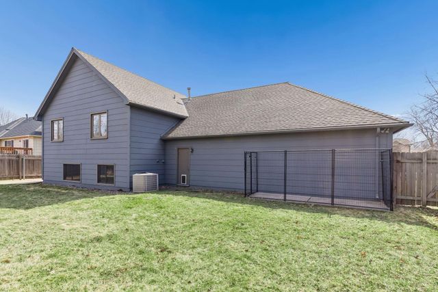 295 Oakhill Drive, Shoreview, MN 55126