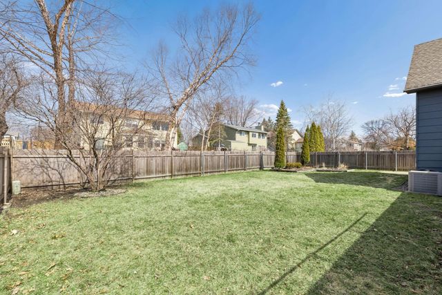 295 Oakhill Drive, Shoreview, MN 55126