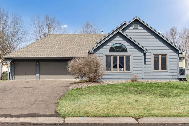 295 Oakhill Drive, Shoreview, MN 55126
