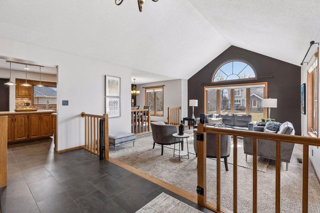 295 Oakhill Drive, Shoreview, MN 55126