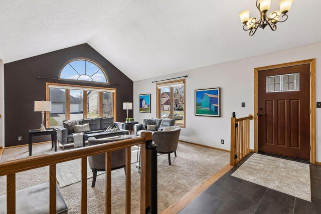 295 Oakhill Drive, Shoreview, MN 55126