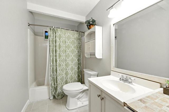 71 White Oak St Street, Point Blank, TX 77364