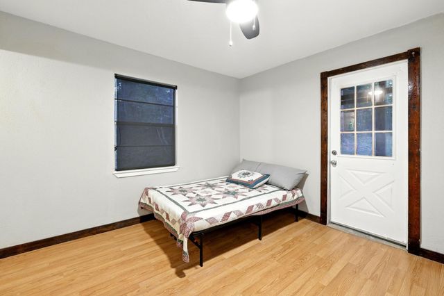 71 White Oak St Street, Point Blank, TX 77364