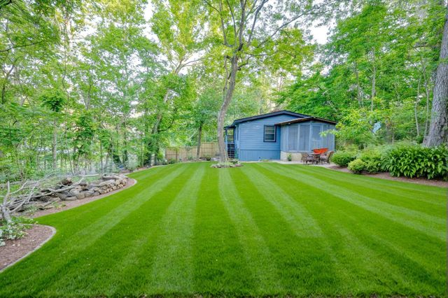 71 White Oak St Street, Point Blank, TX 77364