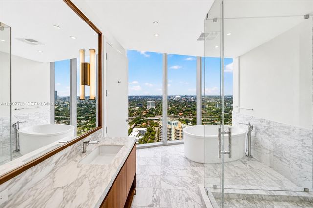 175 25 Road 3303, Miami, FL 33129