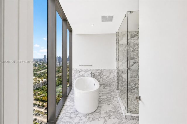 175 25 Road 3303, Miami, FL 33129
