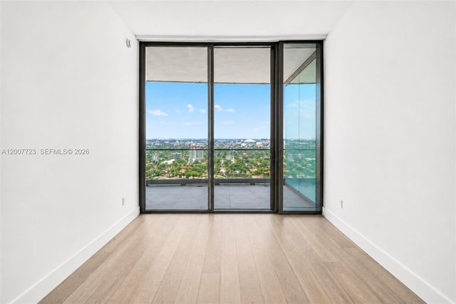 175 25 Road 3303, Miami, FL 33129