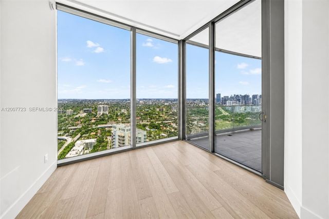 175 25 Road 3303, Miami, FL 33129