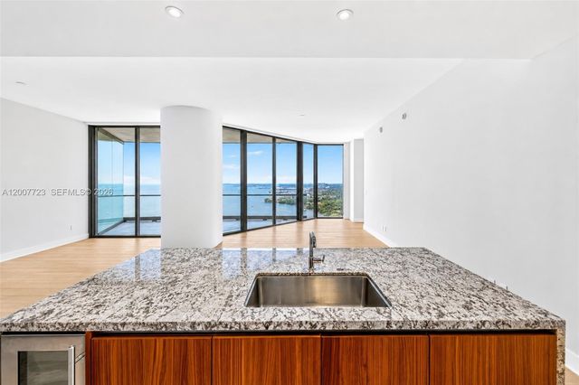 175 25 Road 3303, Miami, FL 33129
