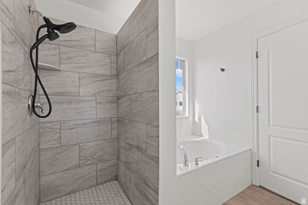 Image 12 of property listing at 1271 N 2470 W, Provo, UT 84601