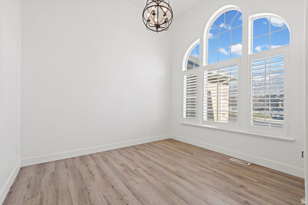 Image 4 of property listing at 1271 N 2470 W, Provo, UT 84601