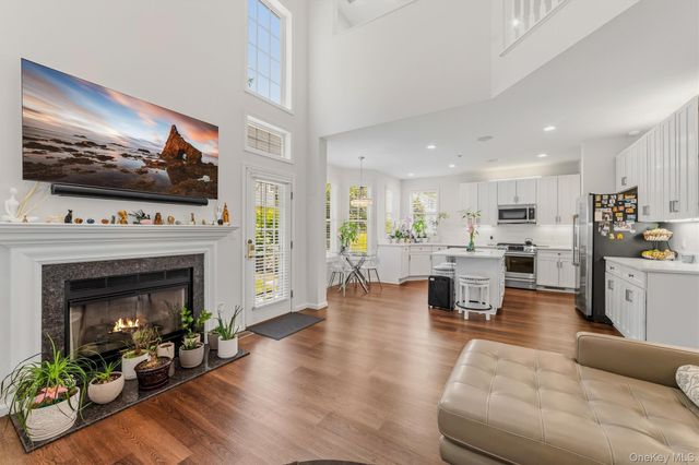 151 Classic Court, White Plains, NY 10603