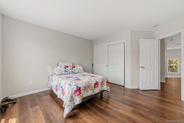 151 Classic Court, White Plains, NY 10603