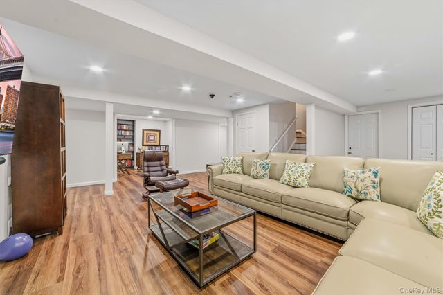 151 Classic Court, White Plains, NY 10603