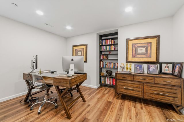 151 Classic Court, White Plains, NY 10603
