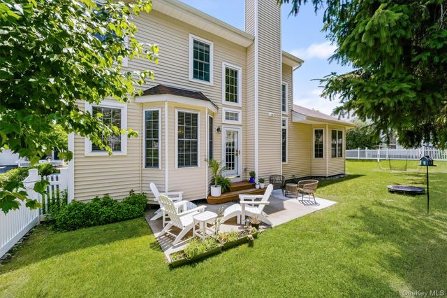 151 Classic Court, White Plains, NY 10603
