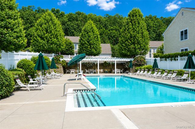 151 Classic Court, White Plains, NY 10603