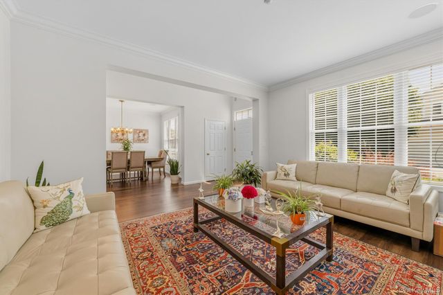 151 Classic Court, White Plains, NY 10603