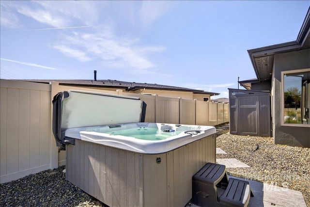 4718 E Goldstone Dr, Meridian, ID 83642