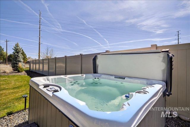 4718 E Goldstone Dr, Meridian, ID 83642