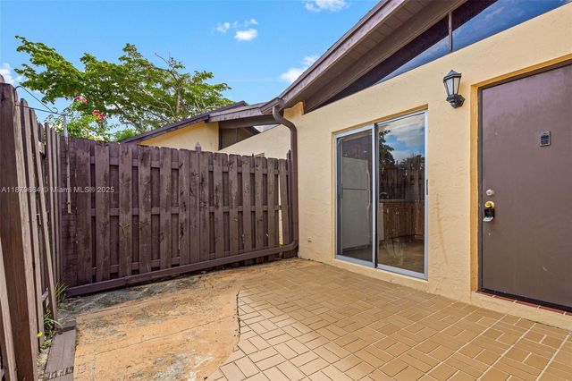 140 Fox Rd 3-46, Hollywood, FL 33024