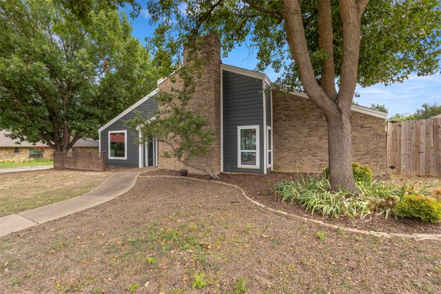 1129 Yorkshire Drive, Carrollton, TX 75007