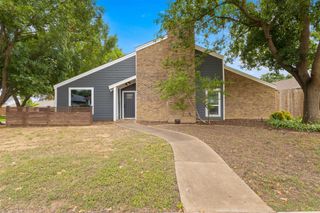 1129 Yorkshire Drive, Carrollton, TX 75007