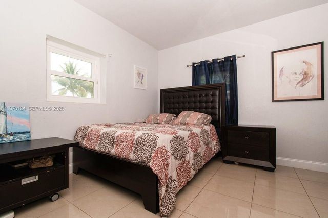 335 NW 109th St, Miami, FL 33168