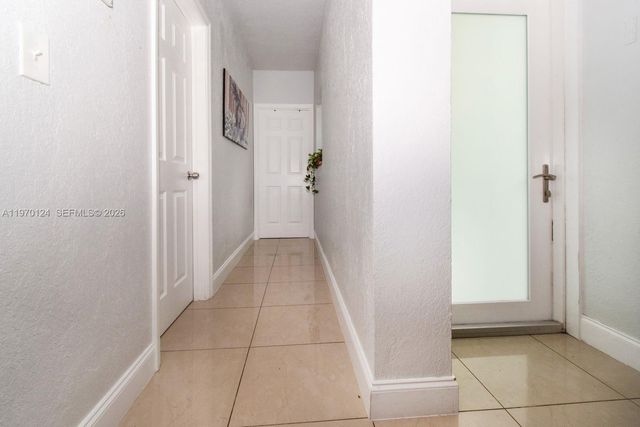 335 NW 109th St, Miami, FL 33168