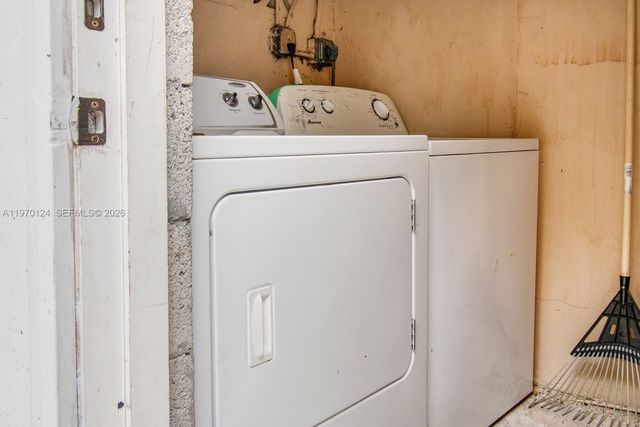 335 NW 109th St, Miami, FL 33168