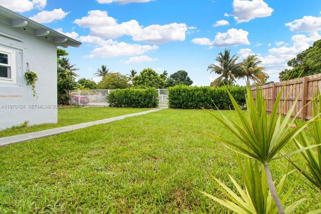 335 NW 109th St, Miami, FL 33168