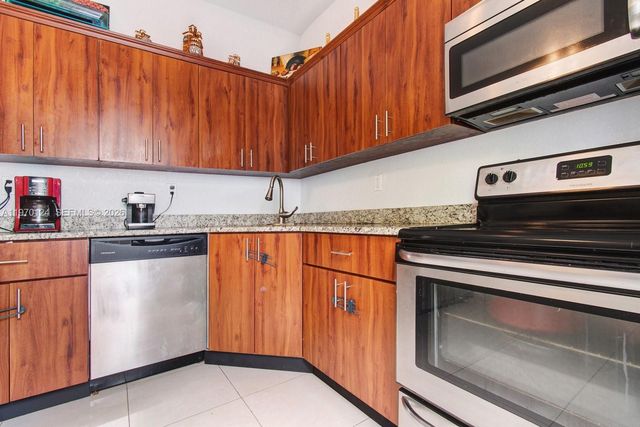 335 NW 109th St, Miami, FL 33168