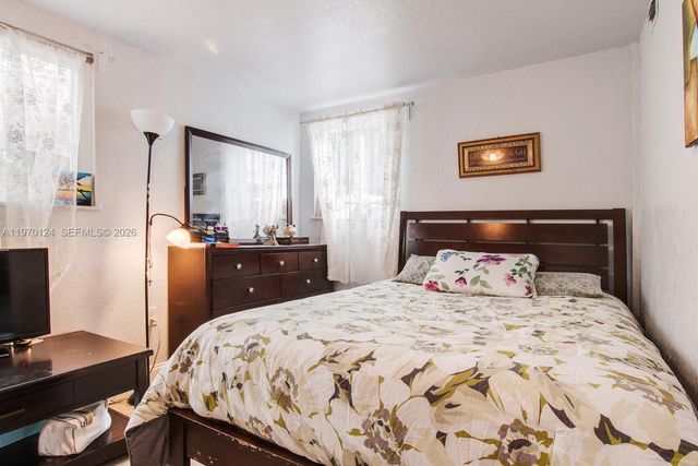 335 NW 109th St, Miami, FL 33168