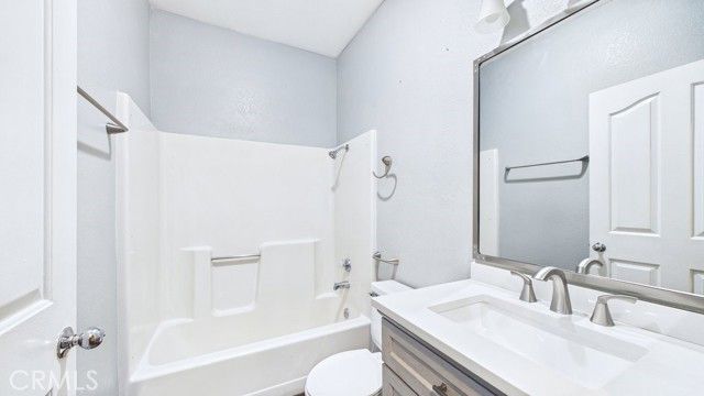 2821 W Avenue K12, Lancaster, CA 93536