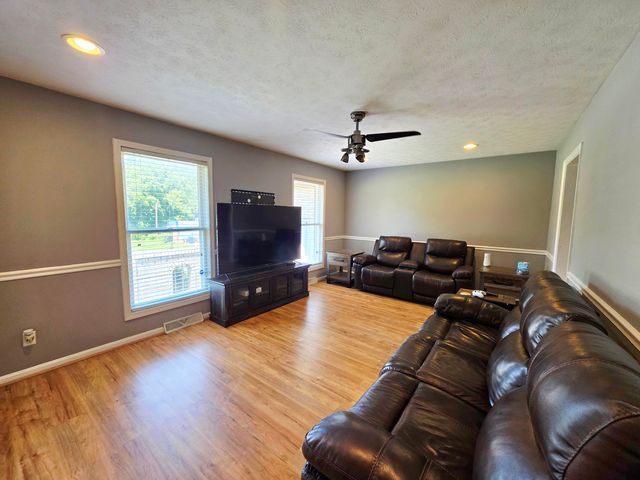 5970 Merrydale Drive, Paducah, KY 42003