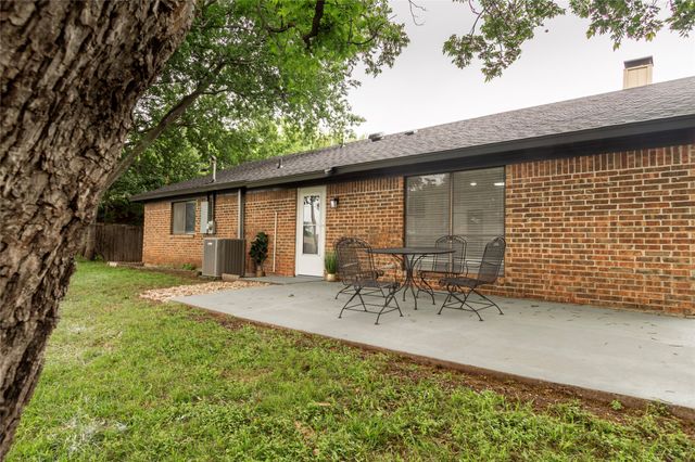 1205 Augusta Road, Benbrook, TX 76126