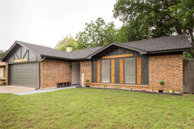 1205 Augusta Road, Benbrook, TX 76126