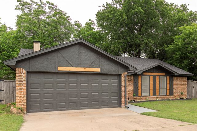 1205 Augusta Road, Benbrook, TX 76126