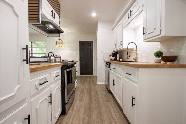 1205 Augusta Road, Benbrook, TX 76126