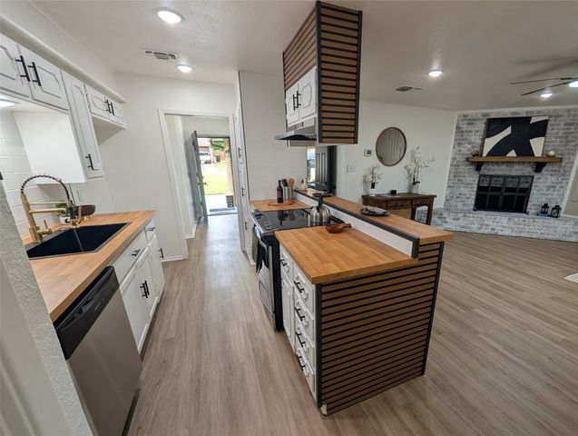 1205 Augusta Road, Benbrook, TX 76126