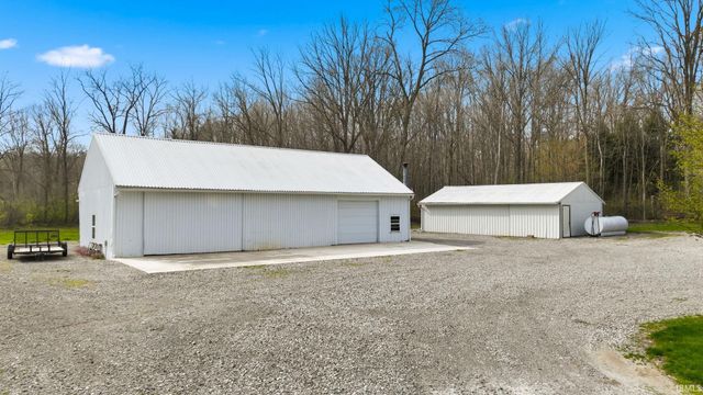 11768 N 400 E, Roanoke, IN 46783