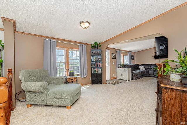 11768 N 400 E, Roanoke, IN 46783