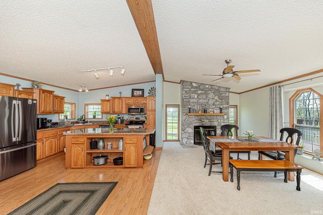 11768 N 400 E, Roanoke, IN 46783