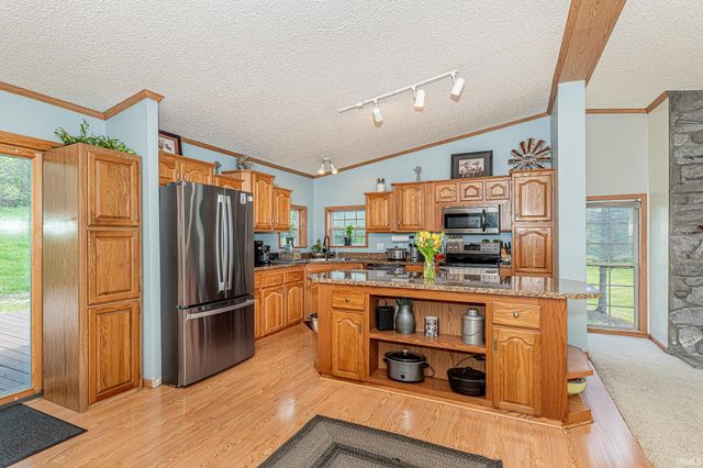11768 N 400 E, Roanoke, IN 46783